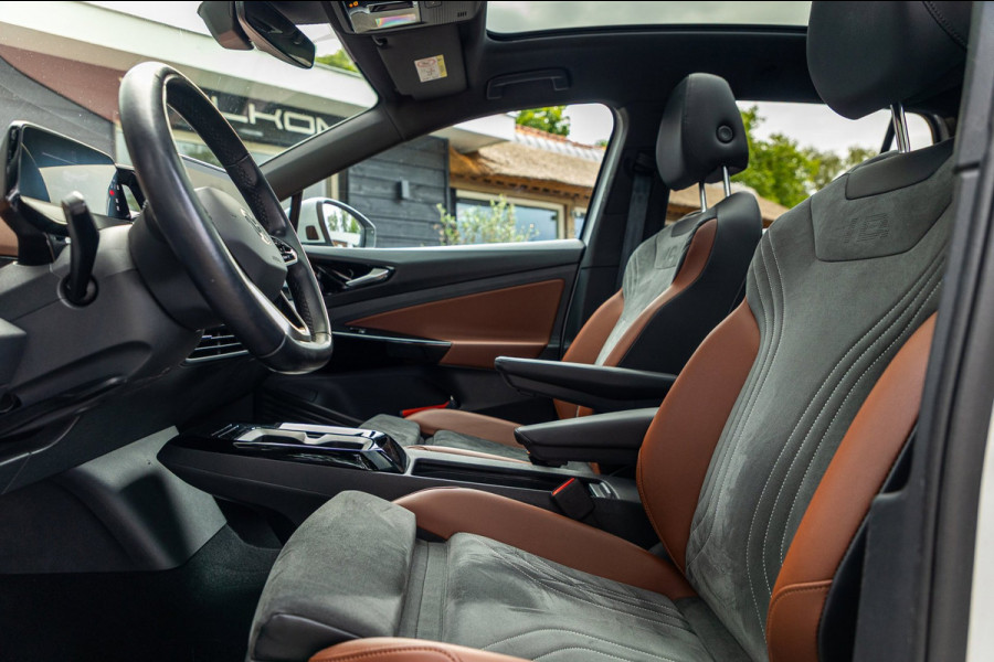 Volkswagen ID.4 Tech 77 kWh Soh 89% I Trekhaak I IQ Light I Panoramadak I Luxe interieur I ergoActive I Adaptive Cruise I BTW