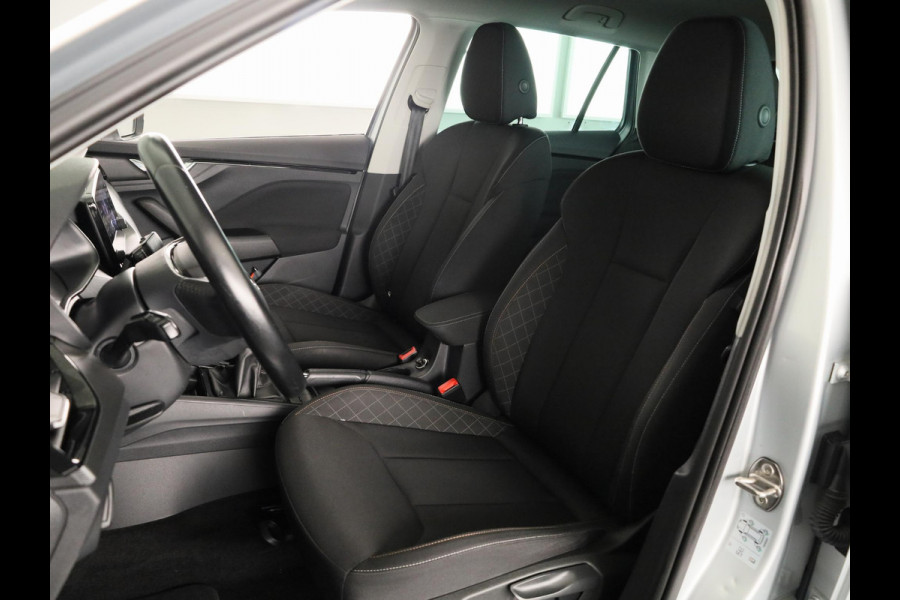 Škoda Kamiq 1.0 TSI Ambition 110pk | Navigatie via App |  Cruise control | LED koplampen | Apple Carplay/Android Auto | Lichtmetalen velgen 16 inch | Parkeersensoren achter | Cruise controle