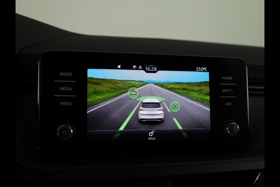 Škoda Kamiq 1.0 TSI Ambition 110pk | Navigatie via App |  Cruise control | LED koplampen | Apple Carplay/Android Auto | Lichtmetalen velgen 16 inch | Parkeersensoren achter | Cruise controle
