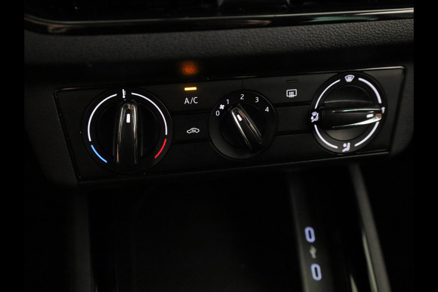 Škoda Kamiq 1.0 TSI Ambition 110pk | Navigatie via App |  Cruise control | LED koplampen | Apple Carplay/Android Auto | Lichtmetalen velgen 16 inch | Parkeersensoren achter | Cruise controle