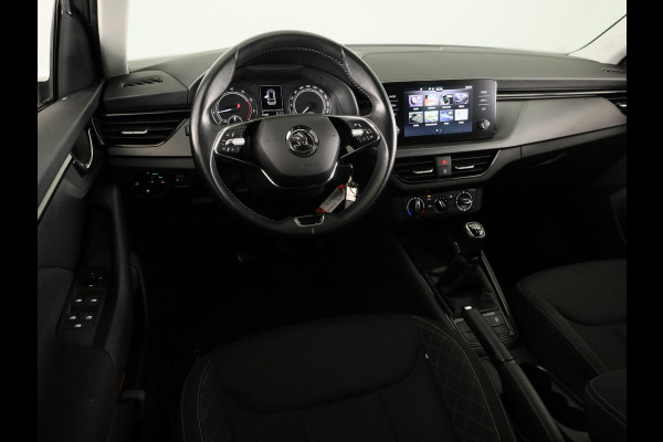 Škoda Kamiq 1.0 TSI Ambition 110pk | Navigatie via App |  Cruise control | LED koplampen | Apple Carplay/Android Auto | Lichtmetalen velgen 16 inch | Parkeersensoren achter | Cruise controle