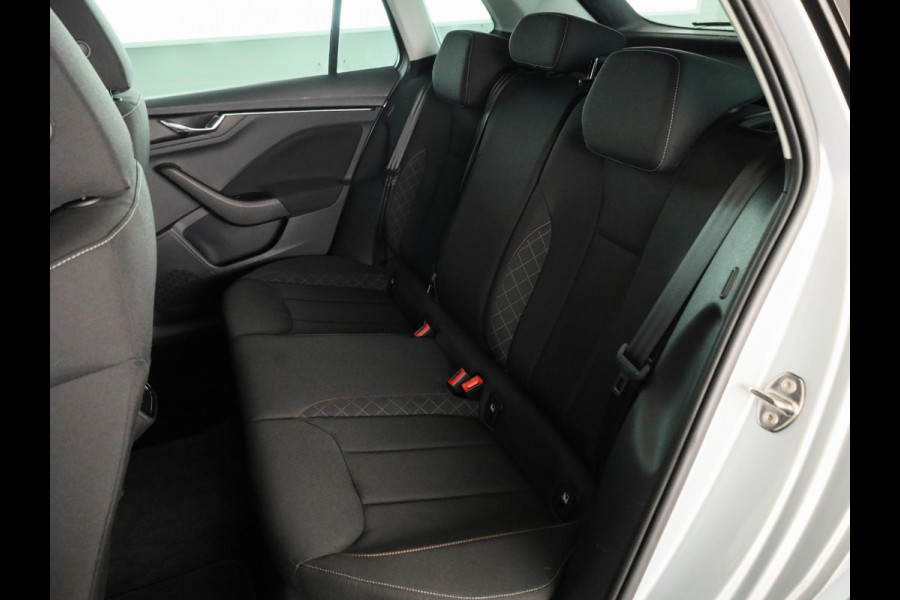 Škoda Kamiq 1.0 TSI Ambition 110pk | Navigatie via App |  Cruise control | LED koplampen | Apple Carplay/Android Auto | Lichtmetalen velgen 16 inch | Parkeersensoren achter | Cruise controle