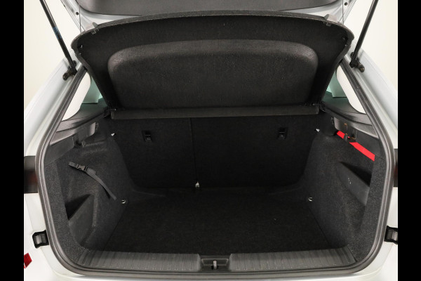 Škoda Kamiq 1.0 TSI Ambition 110pk | Navigatie via App |  Cruise control | LED koplampen | Apple Carplay/Android Auto | Lichtmetalen velgen 16 inch | Parkeersensoren achter | Cruise controle