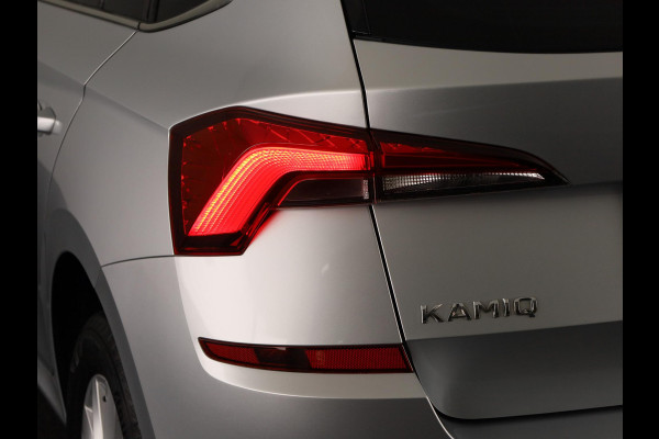 Škoda Kamiq 1.0 TSI Ambition 110pk | Navigatie via App |  Cruise control | LED koplampen | Apple Carplay/Android Auto | Lichtmetalen velgen 16 inch | Parkeersensoren achter | Cruise controle