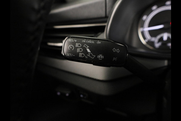 Škoda Kamiq 1.0 TSI Ambition 110pk | Navigatie via App |  Cruise control | LED koplampen | Apple Carplay/Android Auto | Lichtmetalen velgen 16 inch | Parkeersensoren achter | Cruise controle