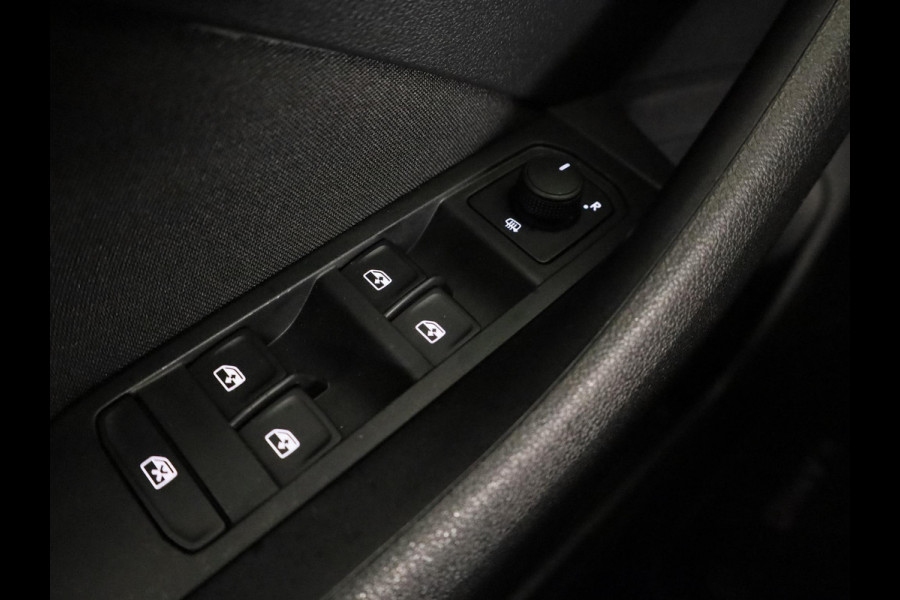 Škoda Kamiq 1.0 TSI Ambition 110pk | Navigatie via App |  Cruise control | LED koplampen | Apple Carplay/Android Auto | Lichtmetalen velgen 16 inch | Parkeersensoren achter | Cruise controle
