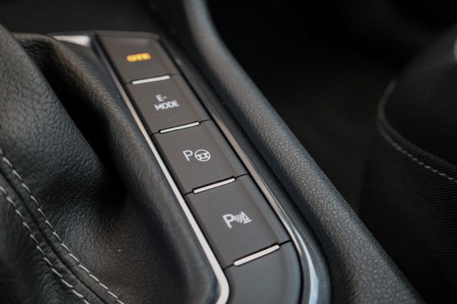 Volkswagen Tiguan 1.4 TSI eHybrid R-Line Business | BTW | PANORAMADAK | IQ-LIGHT | KEYLESS | ACC | ELEK KOFFERKLEP |