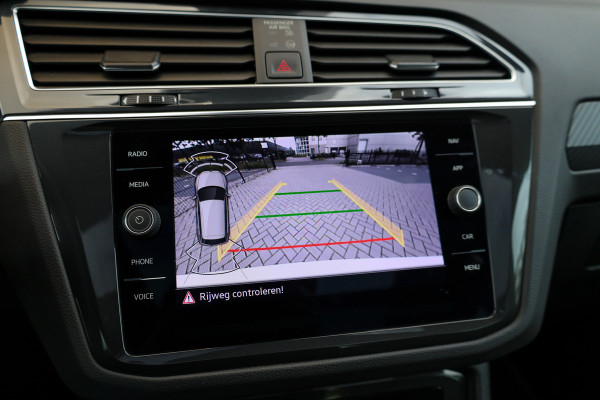 Volkswagen Tiguan 1.4 TSI eHybrid R-Line Business | BTW | PANORAMADAK | IQ-LIGHT | KEYLESS | ACC | ELEK KOFFERKLEP |