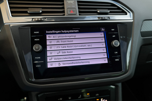 Volkswagen Tiguan 1.4 TSI eHybrid R-Line Business | BTW | PANORAMADAK | IQ-LIGHT | KEYLESS | ACC | ELEK KOFFERKLEP |