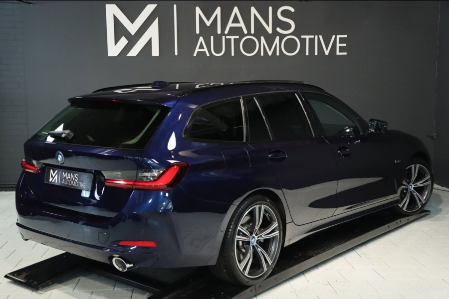 BMW 3 Serie Touring 320e / PANODAK / KEYLESS / CAMERA / CARPLAY / ELEK TREKHAAK / STOELVERW