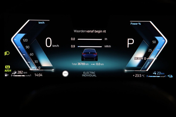 BMW 3 Serie Touring 320e / PANODAK / KEYLESS / CAMERA / CARPLAY / ELEK TREKHAAK / STOELVERW