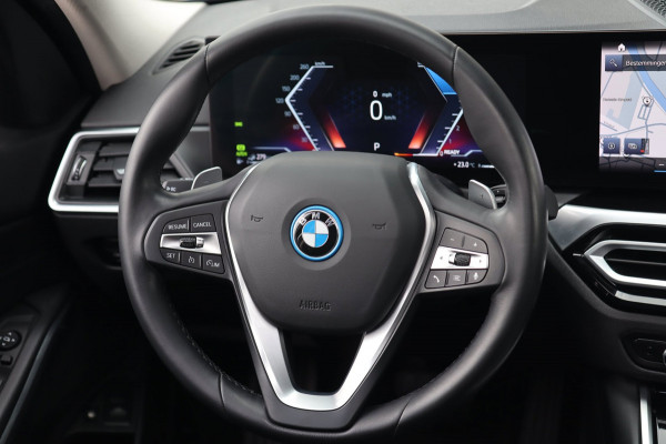 BMW 3 Serie Touring 320e / PANODAK / KEYLESS / CAMERA / CARPLAY / ELEK TREKHAAK / STOELVERW