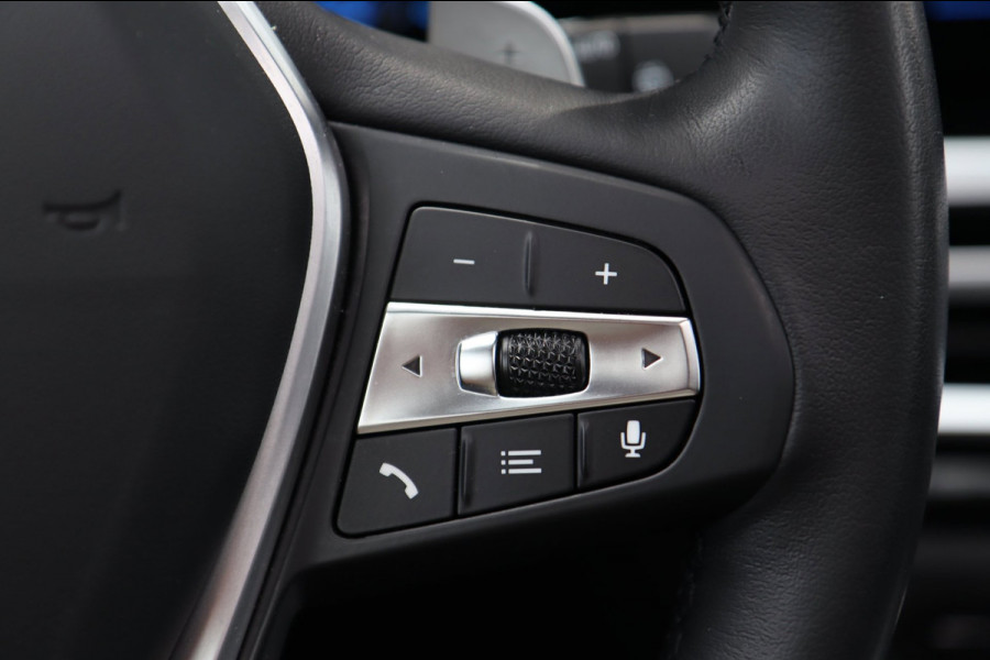 BMW 3 Serie Touring 320e / PANODAK / KEYLESS / CAMERA / CARPLAY / ELEK TREKHAAK / STOELVERW