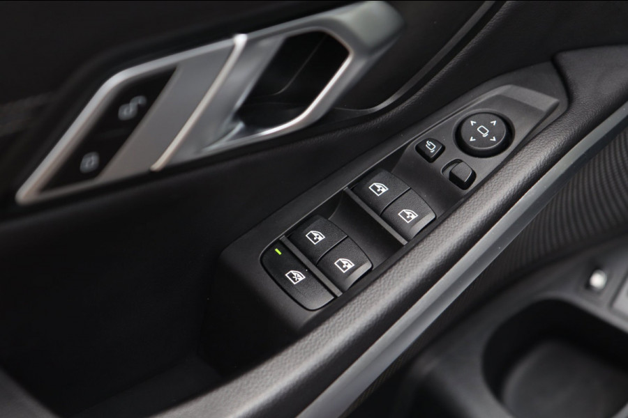 BMW 3 Serie Touring 320e / PANODAK / KEYLESS / CAMERA / CARPLAY / ELEK TREKHAAK / STOELVERW