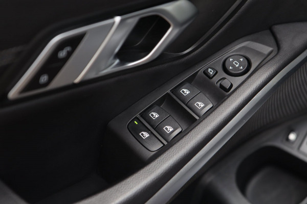 BMW 3 Serie Touring 320e / PANODAK / KEYLESS / CAMERA / CARPLAY / ELEK TREKHAAK / STOELVERW
