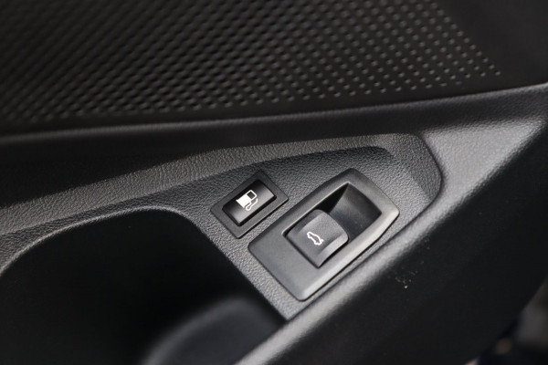 BMW 3 Serie Touring 320e / PANODAK / KEYLESS / CAMERA / CARPLAY / ELEK TREKHAAK / STOELVERW