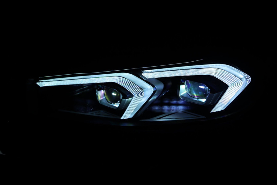 BMW 3 Serie Touring 320e / PANODAK / KEYLESS / CAMERA / CARPLAY / ELEK TREKHAAK / STOELVERW
