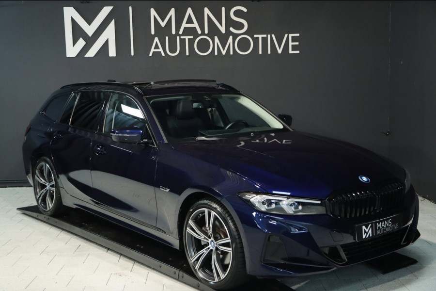 BMW 3 Serie Touring 320e / PANODAK / KEYLESS / CAMERA / CARPLAY / ELEK TREKHAAK / STOELVERW