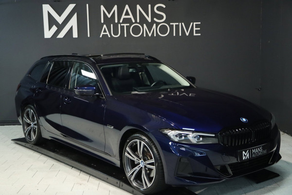 BMW 3 Serie Touring 320e / PANODAK / KEYLESS / CAMERA / CARPLAY / ELEK TREKHAAK / STOELVERW