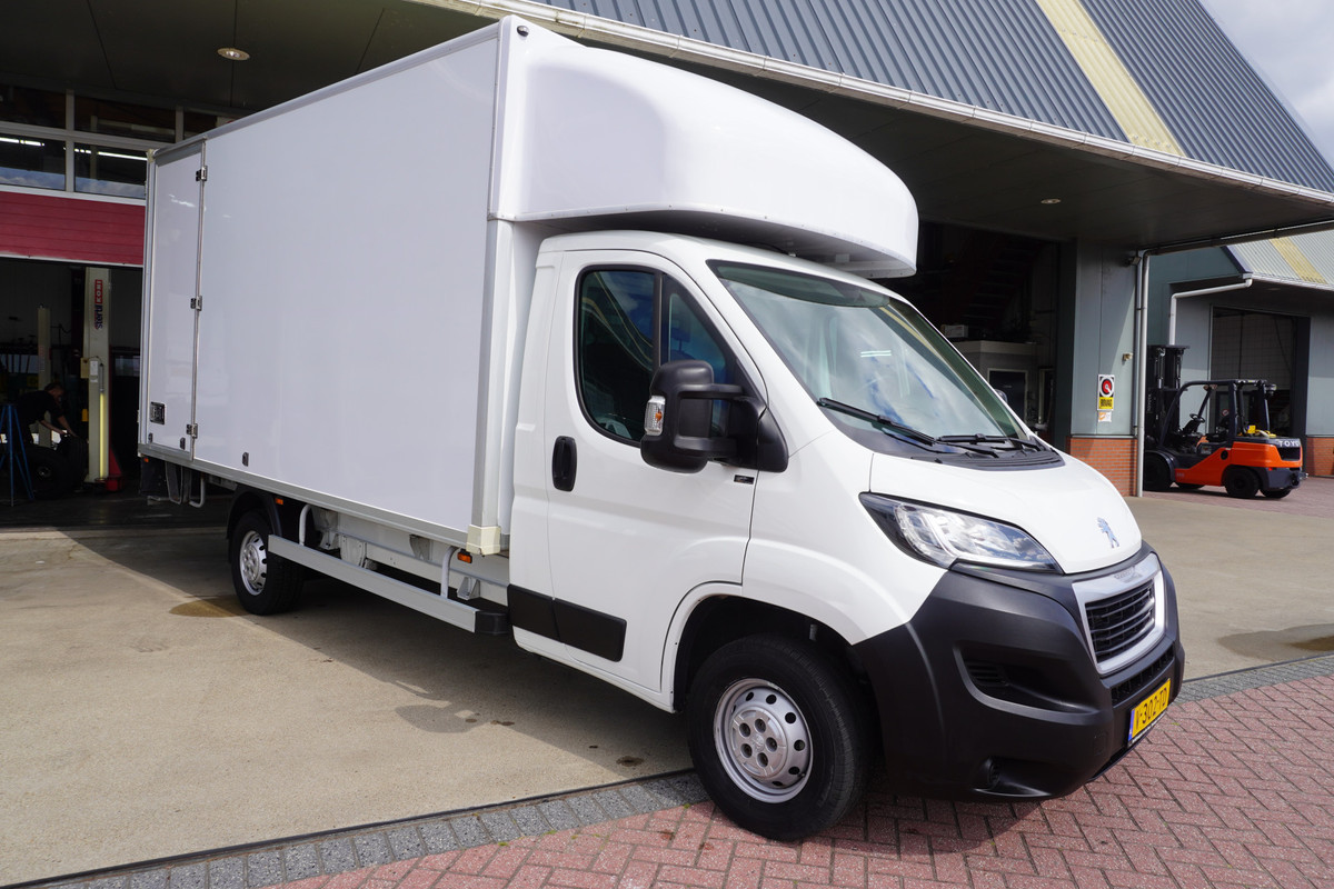 Peugeot Boxer 335 2.0 BlueHDI 131PK L3 Pro Meubelbak Airco | Camera | Navi | achterdeuren