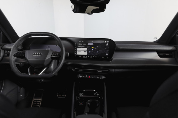 Audi Q3 1.5 e-hybrid 272 PK S edition | S/K-Panodak | Elek. Trekhaak | Tech Pack Plus | Adapt. Cruise | Stoel-+Stuurverw. | Camera | NAV+App. Connect | Elek. Klep | LM 20" | 7257