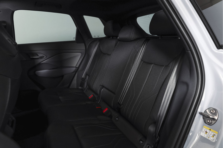 Audi Q3 1.5 e-hybrid 272 PK S edition | S/K-Panodak | Elek. Trekhaak | Tech Pack Plus | Adapt. Cruise | Stoel-+Stuurverw. | Camera | NAV+App. Connect | Elek. Klep | LM 20" | 7257