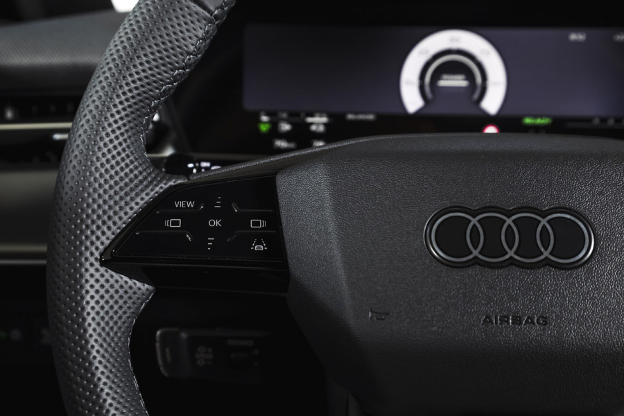 Audi Q3 1.5 e-hybrid 272 PK S edition | S/K-Panodak | Elek. Trekhaak | Tech Pack Plus | Adapt. Cruise | Stoel-+Stuurverw. | Camera | NAV+App. Connect | Elek. Klep | LM 20" | 7257