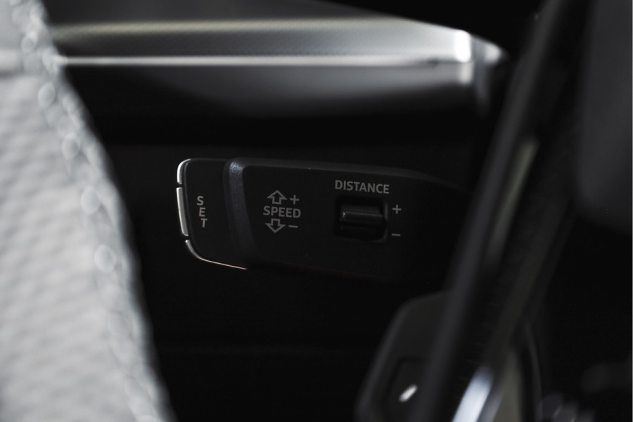 Audi Q3 1.5 e-hybrid 272 PK S edition | S/K-Panodak | Elek. Trekhaak | Tech Pack Plus | Adapt. Cruise | Stoel-+Stuurverw. | Camera | NAV+App. Connect | Elek. Klep | LM 20" | 7257