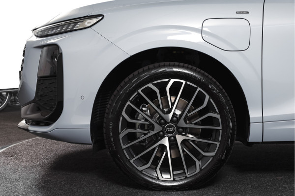 Audi Q3 1.5 e-hybrid 272 PK S edition | S/K-Panodak | Elek. Trekhaak | Tech Pack Plus | Adapt. Cruise | Stoel-+Stuurverw. | Camera | NAV+App. Connect | Elek. Klep | LM 20" | 7257
