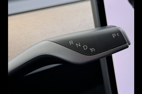 Tesla Model 3 Long Range RWD 75 kWh SOH 93% Warmtepomp Panoramadak Navi Camera's Leder Memory Stuur+Stoelverwarming Traffic-Aware Cruise Control AMD Ryzen™ Elek.Achterklep Led