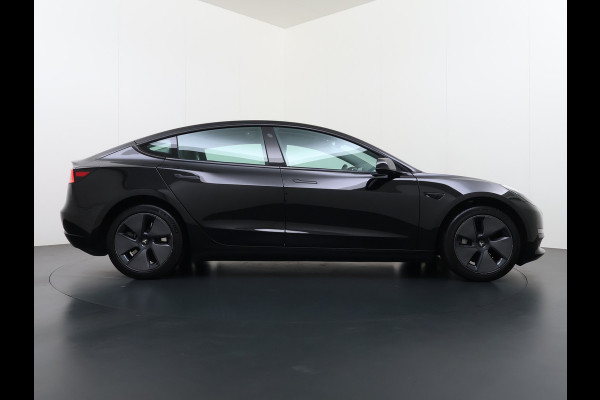 Tesla Model 3 Long Range RWD 75 kWh SOH 93% Warmtepomp Panoramadak Navi Camera's Leder Memory Stuur+Stoelverwarming Traffic-Aware Cruise Control AMD Ryzen™ Elek.Achterklep Led