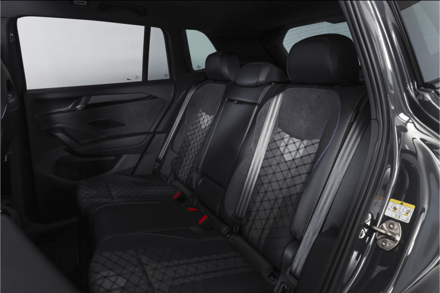 Volkswagen Tiguan 1.5 eHybrid 272PK R-Line Edition | Black Style | 15 inch Navi | Elek. Trekhaak | IQ Light | S/K-Panodak | Dig. Cockpit | Adapt. Cruise | Stoel-+Stuurverw. | 360 Camera | NAV + App. Connect | ECC | Elek. Klep | LM 20" | 4393