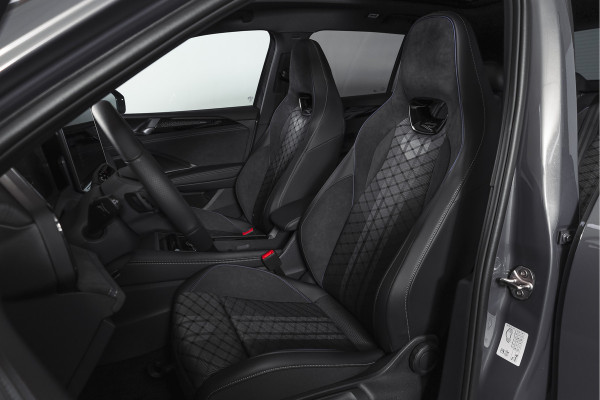 Volkswagen Tiguan 1.5 eHybrid 272PK R-Line Edition | Black Style | 15 inch Navi | Elek. Trekhaak | IQ Light | S/K-Panodak | Dig. Cockpit | Adapt. Cruise | Stoel-+Stuurverw. | 360 Camera | NAV + App. Connect | ECC | Elek. Klep | LM 20" | 4393
