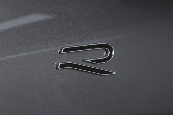 Volkswagen Tiguan 1.5 eHybrid 272PK R-Line Edition | Black Style | 15 inch Navi | Elek. Trekhaak | IQ Light | S/K-Panodak | Dig. Cockpit | Adapt. Cruise | Stoel-+Stuurverw. | 360 Camera | NAV + App. Connect | ECC | Elek. Klep | LM 20" | 4393