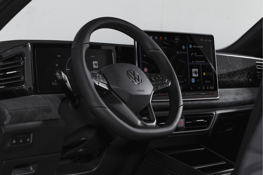 Volkswagen Tiguan 1.5 eHybrid 272PK R-Line Edition | Black Style | 15 inch Navi | Elek. Trekhaak | IQ Light | S/K-Panodak | Dig. Cockpit | Adapt. Cruise | Stoel-+Stuurverw. | 360 Camera | NAV + App. Connect | ECC | Elek. Klep | LM 20" | 4393