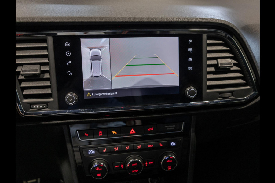 Seat Ateca 1.5 TSI FR Business Intense 150pk / Achteruitrijcamera / Trekhaak / Adaptieve cruise control / Lederen bekleding / Beats audio / Stoelverwarming / Navigatie / Apple carplay /