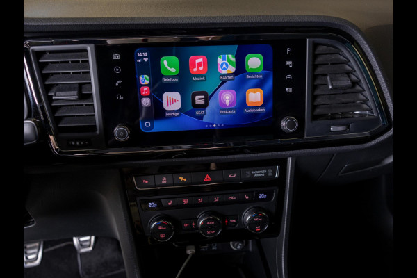 Seat Ateca 1.5 TSI FR Business Intense 150pk / Achteruitrijcamera / Trekhaak / Adaptieve cruise control / Lederen bekleding / Beats audio / Stoelverwarming / Navigatie / Apple carplay /