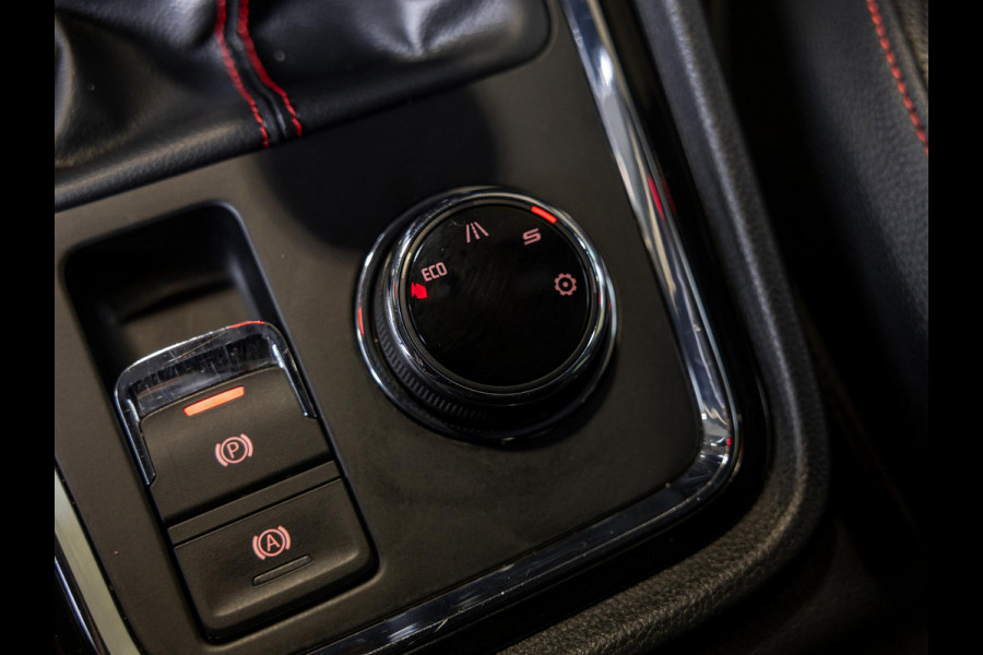 Seat Ateca 1.5 TSI FR Business Intense 150pk / Achteruitrijcamera / Trekhaak / Adaptieve cruise control / Lederen bekleding / Beats audio / Stoelverwarming / Navigatie / Apple carplay /