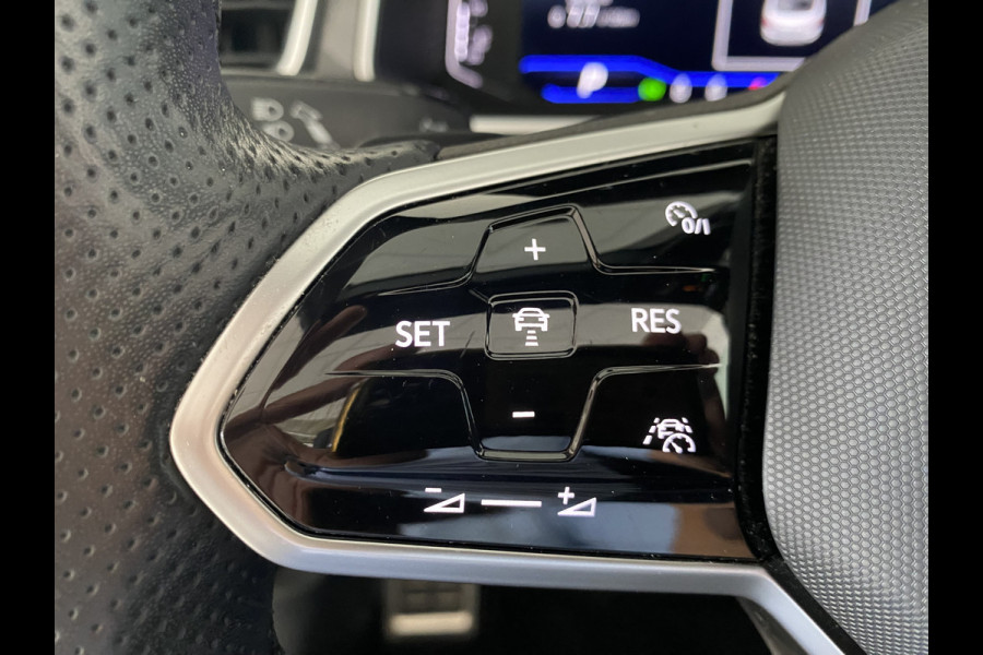 Volkswagen T-Roc Cabrio 1.5 TSI R-Line binnen en buiten Carplay / Camera / Stoelverw