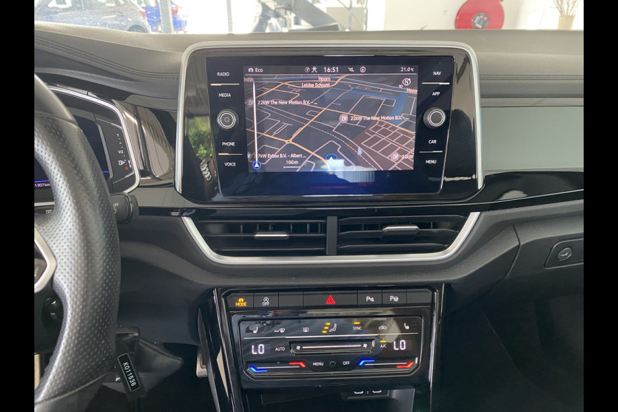 Volkswagen T-Roc Cabrio 1.5 TSI R-Line binnen en buiten Carplay / Camera / Stoelverw