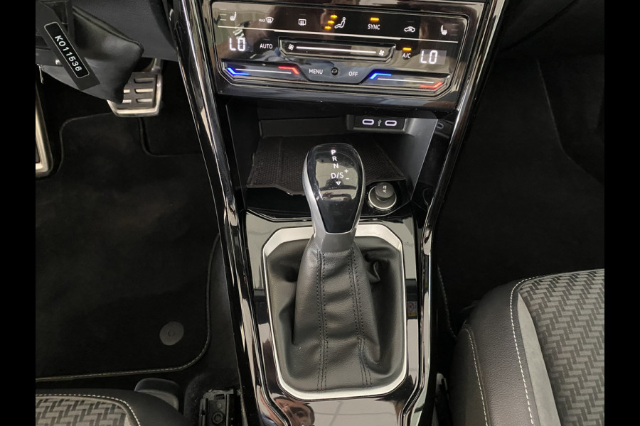 Volkswagen T-Roc Cabrio 1.5 TSI R-Line binnen en buiten Carplay / Camera / Stoelverw