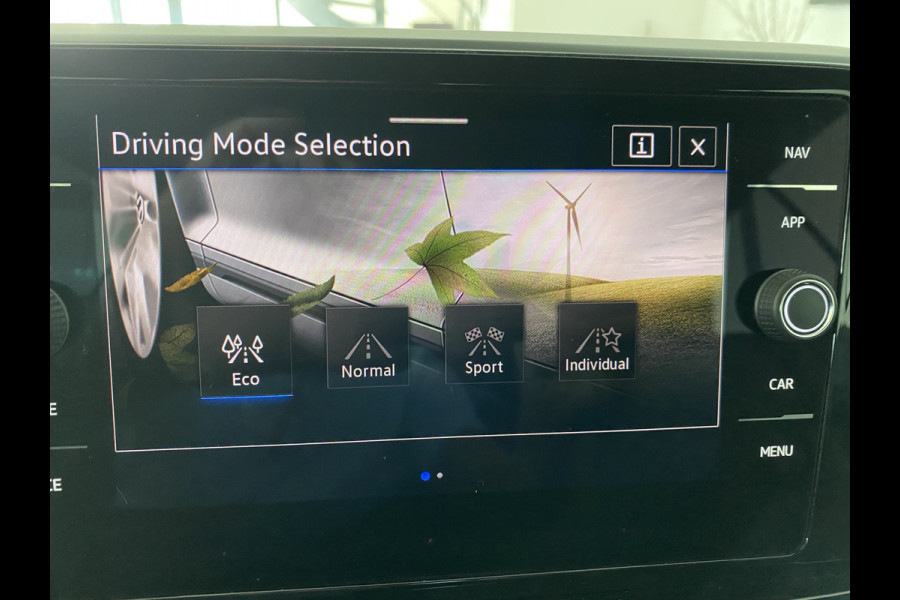 Volkswagen T-Roc Cabrio 1.5 TSI R-Line binnen en buiten Carplay / Camera / Stoelverw