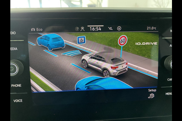 Volkswagen T-Roc Cabrio 1.5 TSI R-Line binnen en buiten Carplay / Camera / Stoelverw