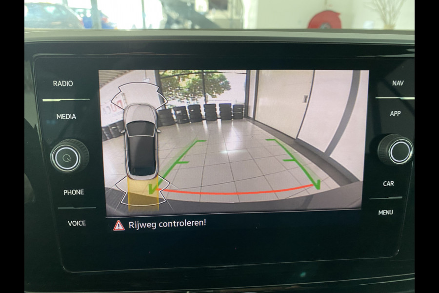 Volkswagen T-Roc Cabrio 1.5 TSI R-Line binnen en buiten Carplay / Camera / Stoelverw