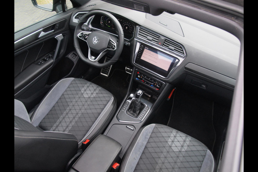 Volkswagen Tiguan 1.4 TSI eHybrid R-Line Business | NL-Auto | Panoramadak | Trekhaak | 360 Camera | Sfeerverlichting | ACC |