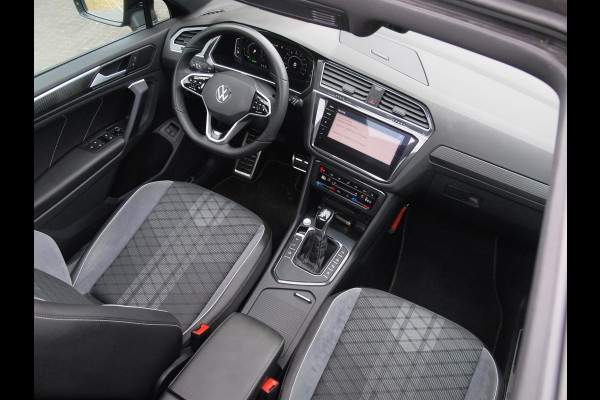 Volkswagen Tiguan 1.4 TSI eHybrid R-Line Business | NL-Auto | Panoramadak | Trekhaak | 360 Camera | Sfeerverlichting | ACC |