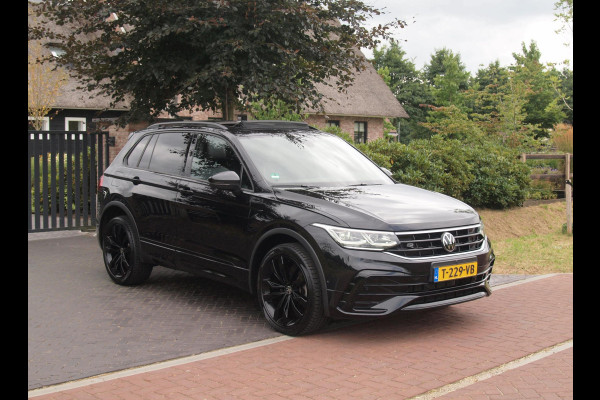 Volkswagen Tiguan 1.4 TSI eHybrid R-Line Business | NL-Auto | Panoramadak | Trekhaak | 360 Camera | Sfeerverlichting | ACC |
