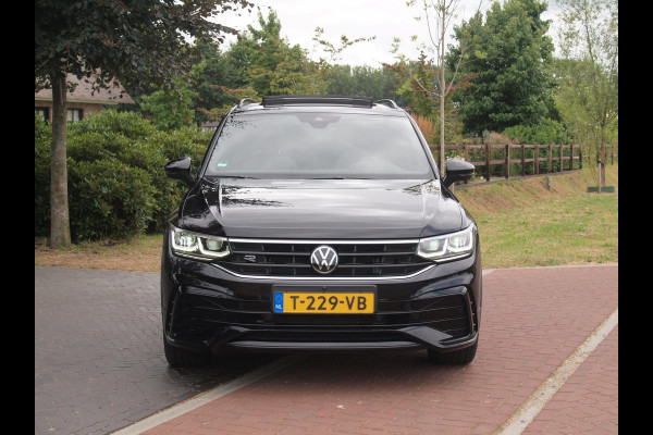 Volkswagen Tiguan 1.4 TSI eHybrid R-Line Business | NL-Auto | Panoramadak | Trekhaak | 360 Camera | Sfeerverlichting | ACC |