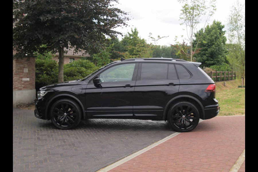 Volkswagen Tiguan 1.4 TSI eHybrid R-Line Business | NL-Auto | Panoramadak | Trekhaak | 360 Camera | Sfeerverlichting | ACC |
