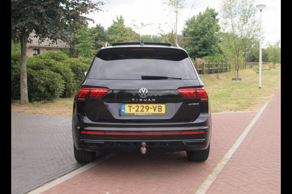 Volkswagen Tiguan 1.4 TSI eHybrid R-Line Business | NL-Auto | Panoramadak | Trekhaak | 360 Camera | Sfeerverlichting | ACC |